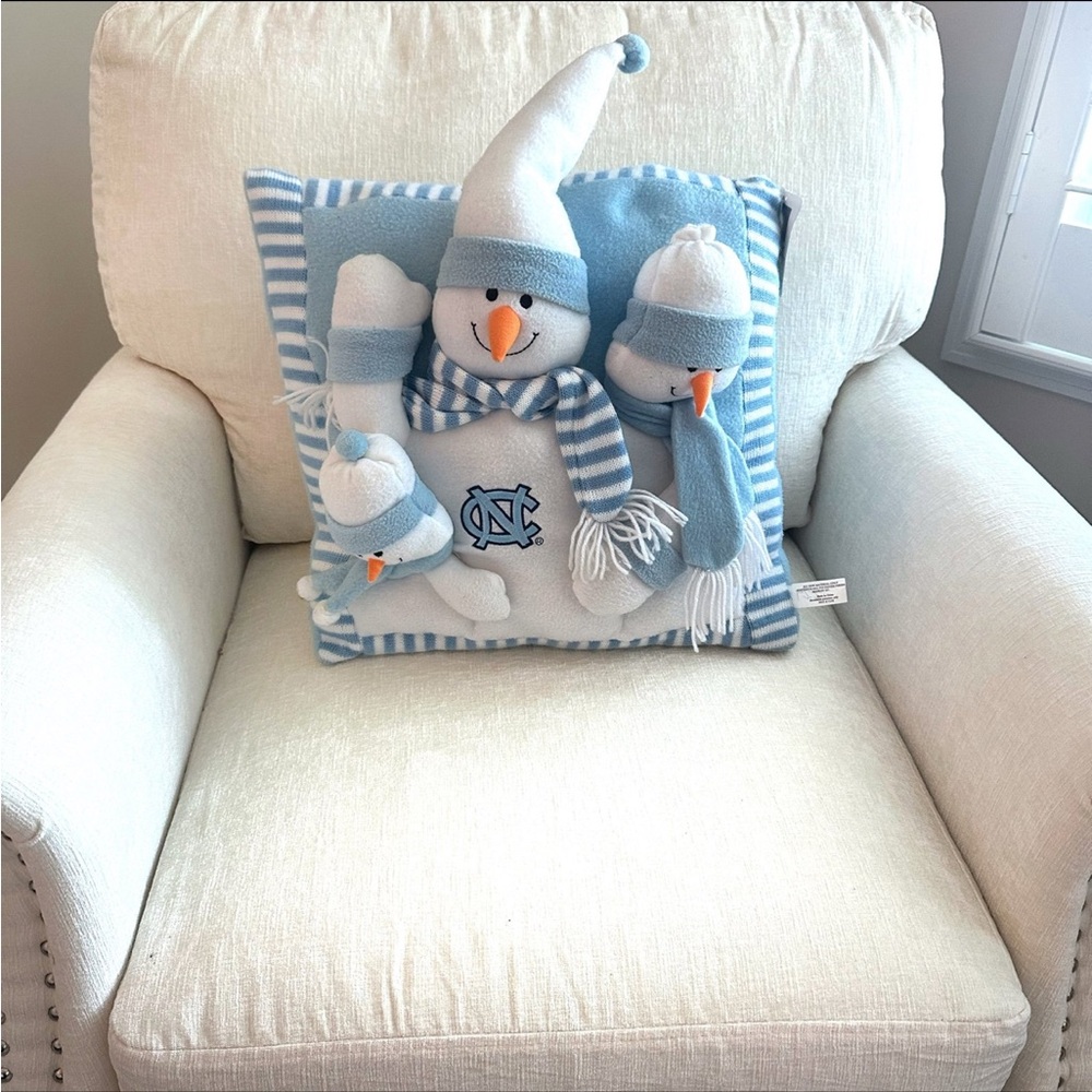 NWT University of North Carolina Tar Heels Large Plush Blue/White Snowman Pillow